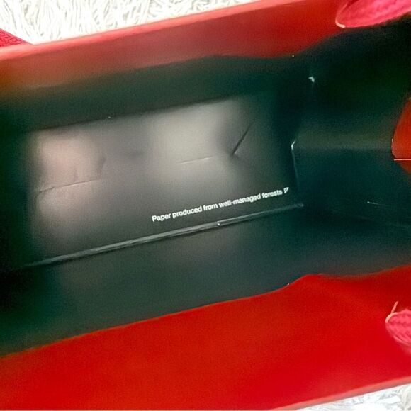 Cartier Red Shopping Bag with Rope Straps and Gold Embossed Logo - Picture 2 of 8